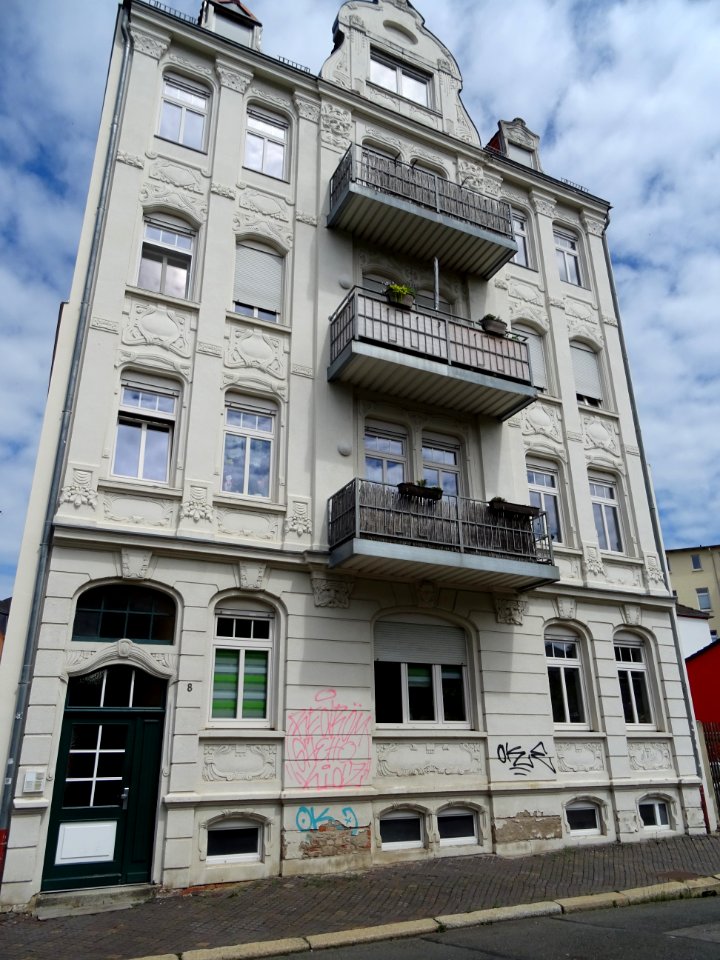 Louis-Schlutter-Straße 8
