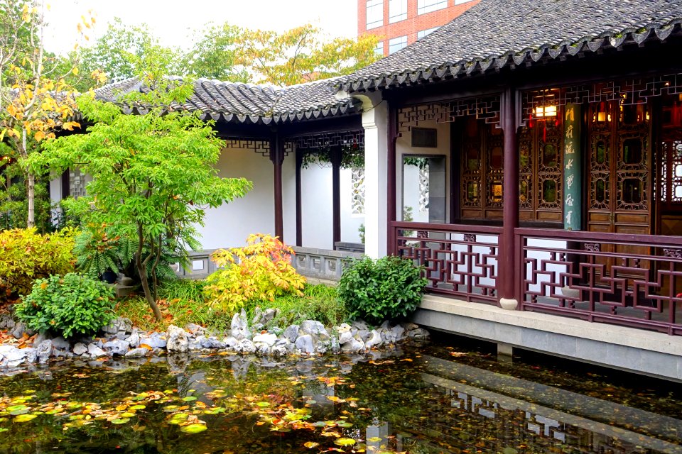 Lounge House (Reflections in Clear Ripples) - Lan Su Chinese Garden - Portland, Oregon - DSC01334