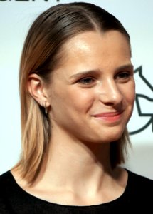 Louisa Peeters (2020) A