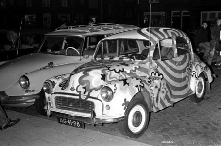 Love in in de RAI. Beschilderde autos, Bestanddeelnr 920-5908