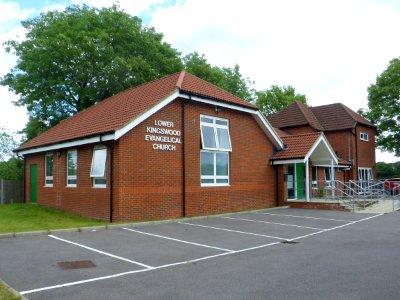 Lower Kingswood Evangelical Free Church, Brighton Road, Lower Kingswood (June 2013) (1)