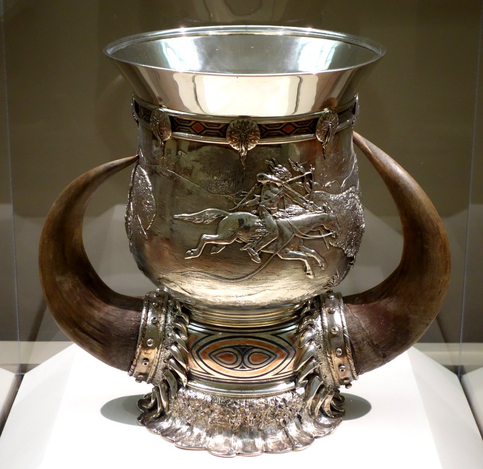 Loving Cup by Tiffany Co., Paulding Farnham attrib designer, Eugene Soligny attrib chaser, 1897, silver, copper, niello, horn - Cincinnati Art Museum - DSC04483