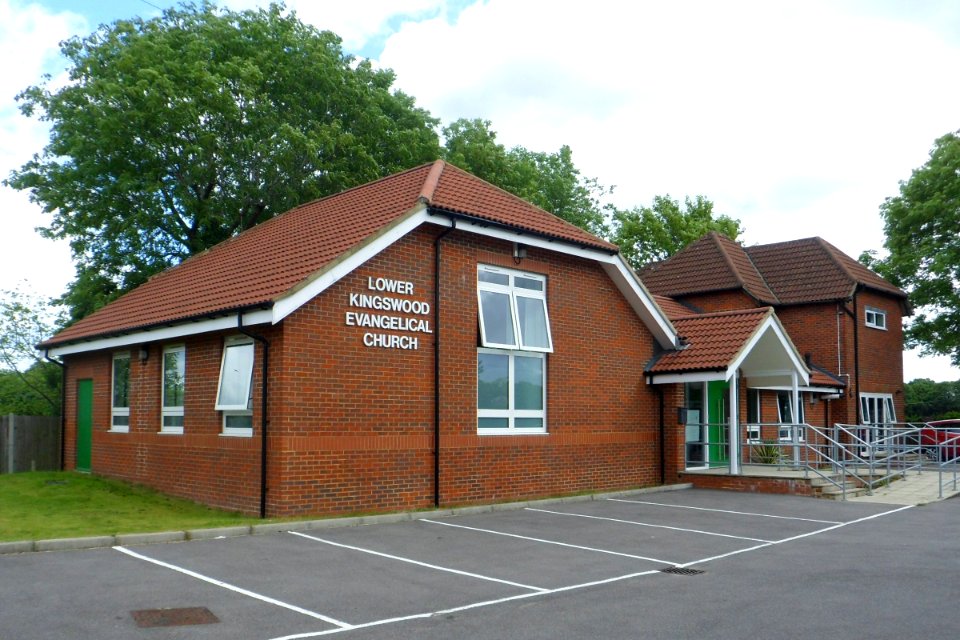 Lower Kingswood Evangelical Free Church, Brighton Road, Lower Kingswood (June 2013)