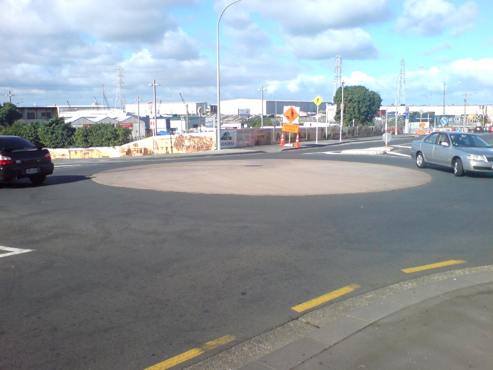Low-Level Roundabout In Onehunga South