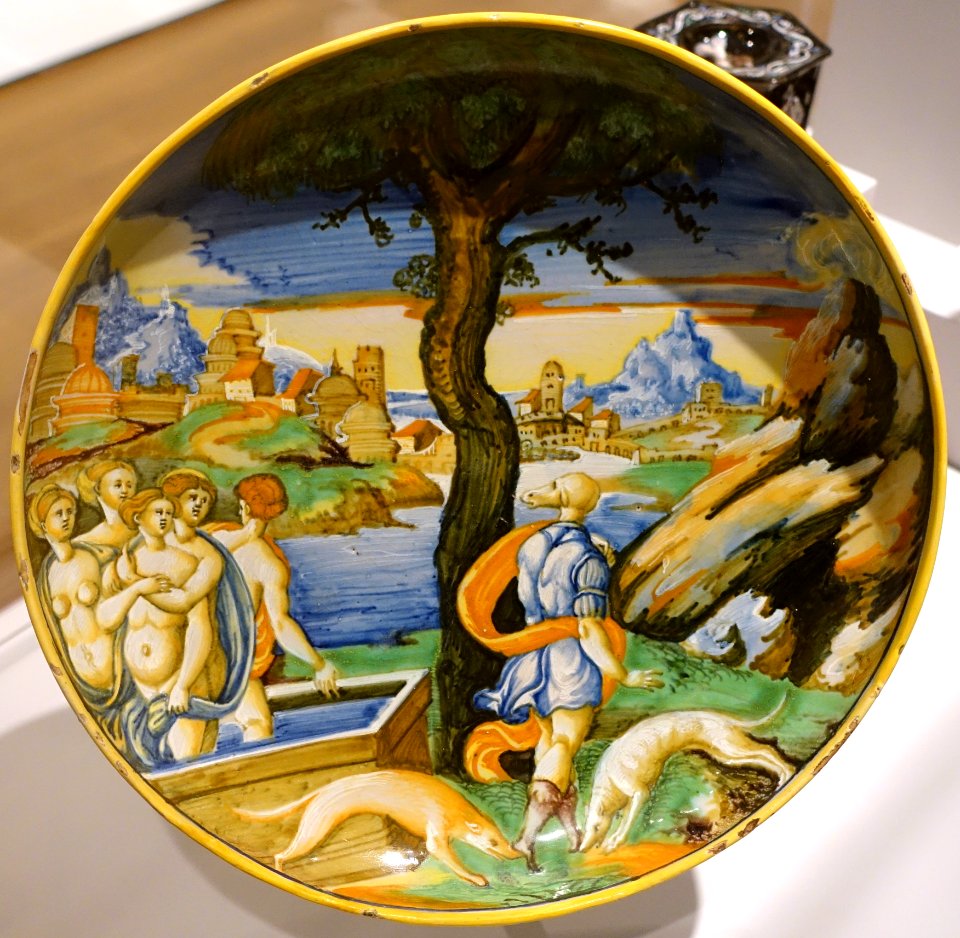 Low-footed Dish with Scene of Diana and Actaeon, artist unknown, Italy, c. 1540-1545, tin-glazed earthenware - Fogg Art Museum, Harvard University - DSC01031