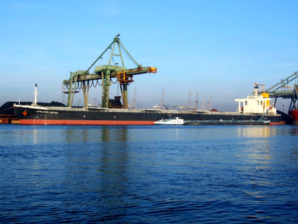 Lowlands Orchid IMO 9271614, Mississippi harbour, Port of Rotterdam, Holland 21-Dec-2007