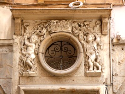 Lyon 2e - Rue du Palais Grillet - Porte au numéro 10 - Relief