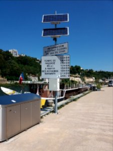 Lyon 2e - Quai Rambaud - Panneau d'information alternat fluvial