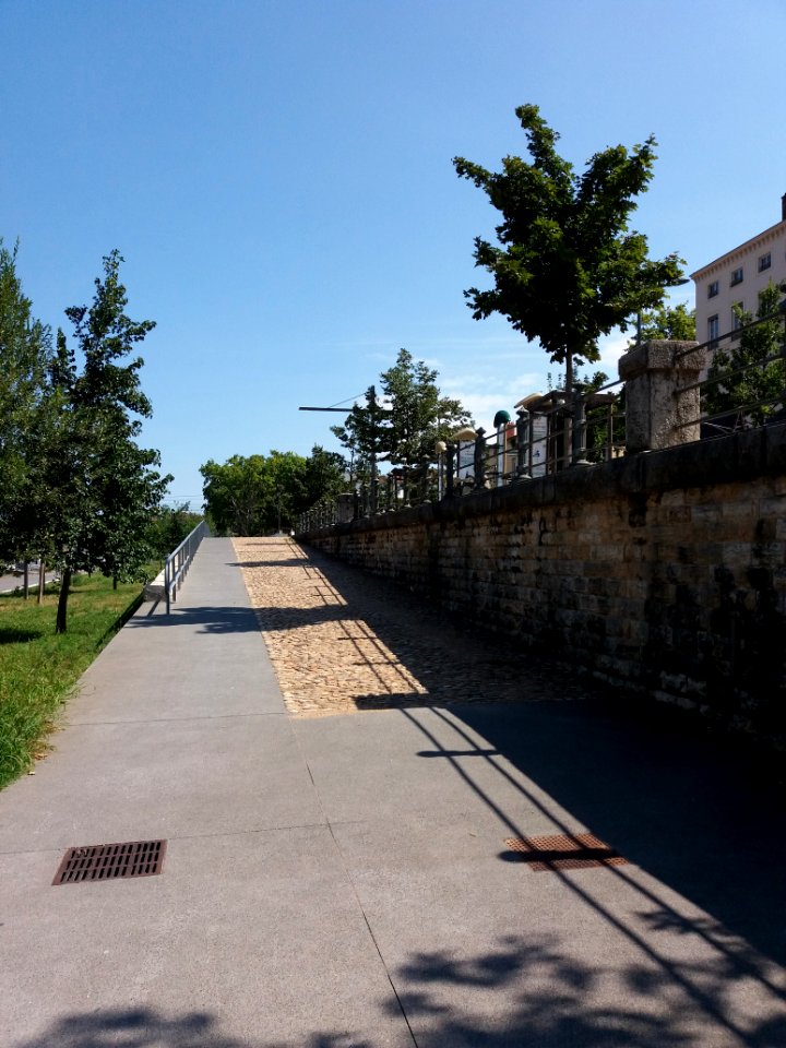 Lyon 2e - Quai Rambaud - Rampe d'accès au quai