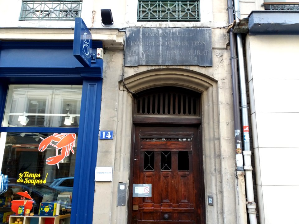 Lyon 2e - Rue Ferrandière, porte au numéro 14 avec plaque à Jeanne Molin