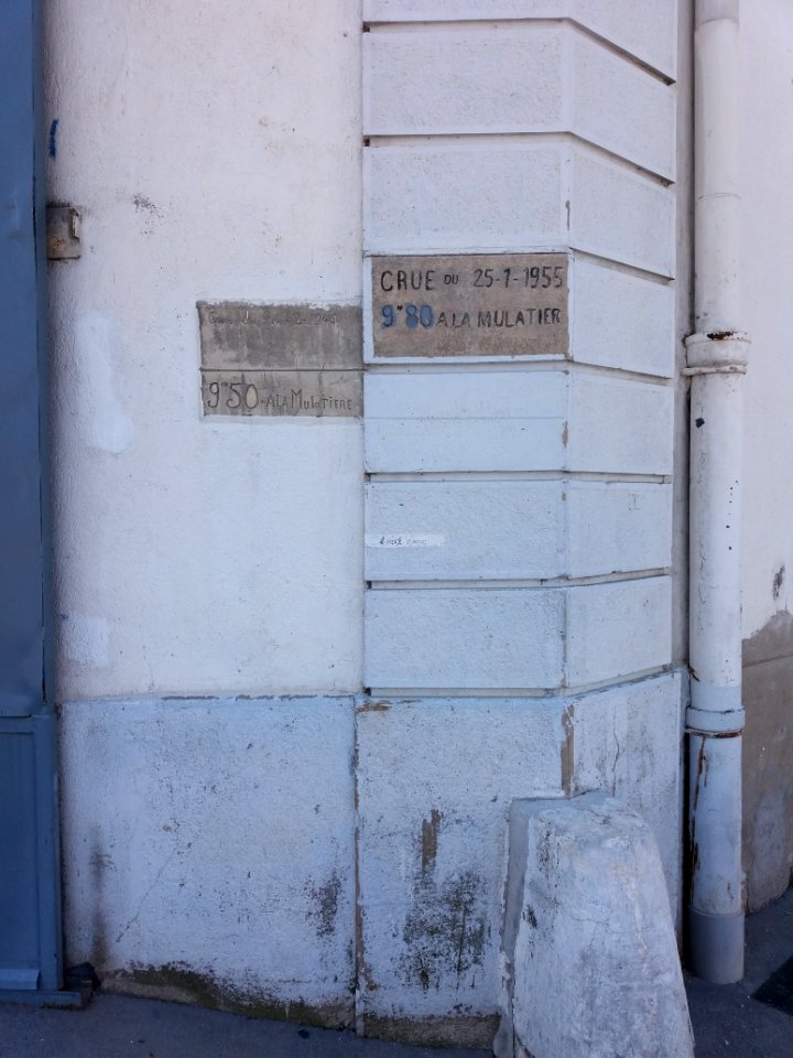 Lyon 2e - Quai Rambaud - Plaques des crues de 1945 et 1955