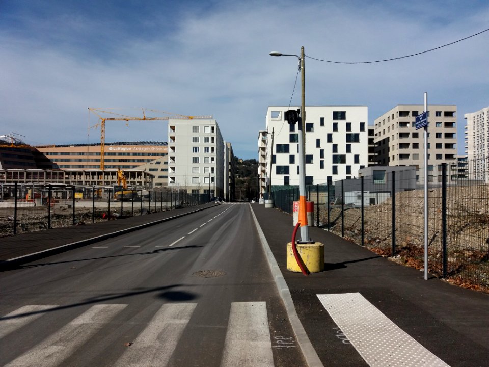Lyon 2e - Rue Jacqueline et Roland de Pury - Depuis le quai Perrache