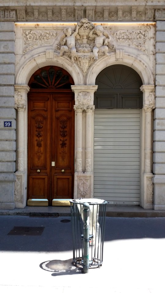 Lyon 2e - Rue du Président Édouard Herriot - Porte au numéro 99