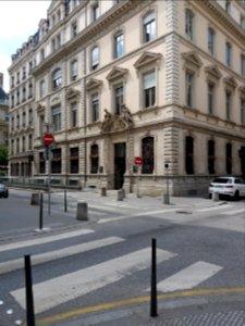 Lyon 2e - Rue de la Bourse, vers le sud, bâtiment de la Caisse d'Épargne