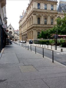 Lyon 2e - Rue de la Bourse, vers le sud, palais de la Bourse photo