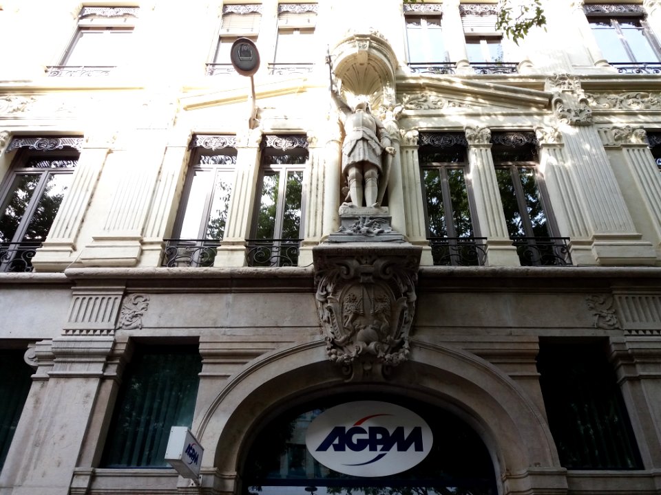 Lyon 2e - Rue de la Charité, hôtel du Nouvelliste, fronton