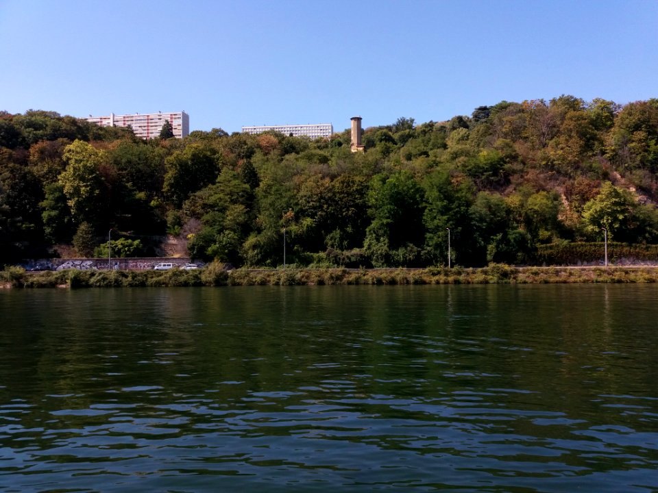 Lyon 2e - Quai Rambaud - Vue sur la tour de guet Fontanières