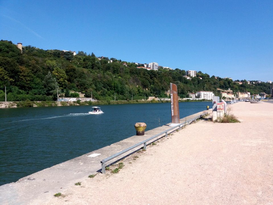 Lyon 2e - Quai Rambaud - Arrêt de la navette fluviale