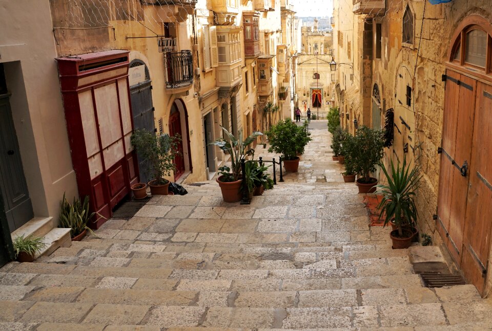 House city alley