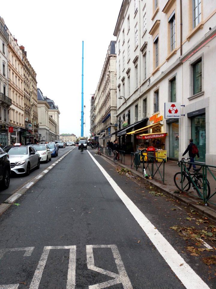 Lyon 2e - Rue de la Barre, grue mobile (2)