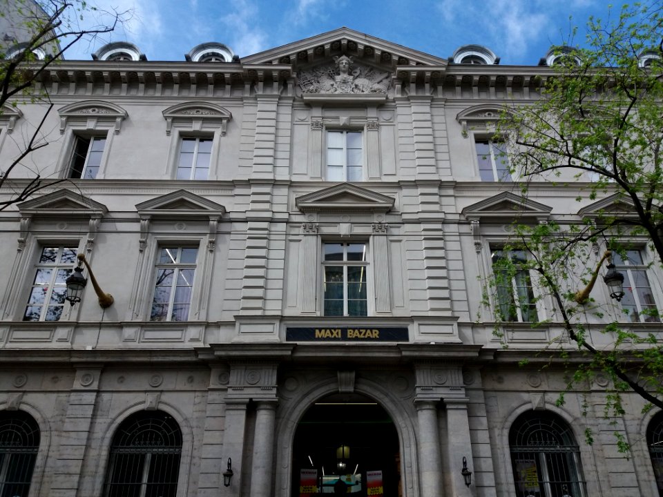 Lyon 2e - Rue de la République, immeuble du Maxi Bazar
