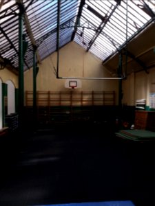 Lyon 2e - Rue des Marronniers, école Peyrefitte, salle de sport sous verrière (2)
