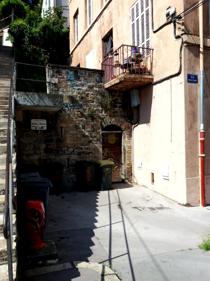 Lyon 4e - Rue Joséphin Soulary, mur à l'intersection de la rue Mascrany
