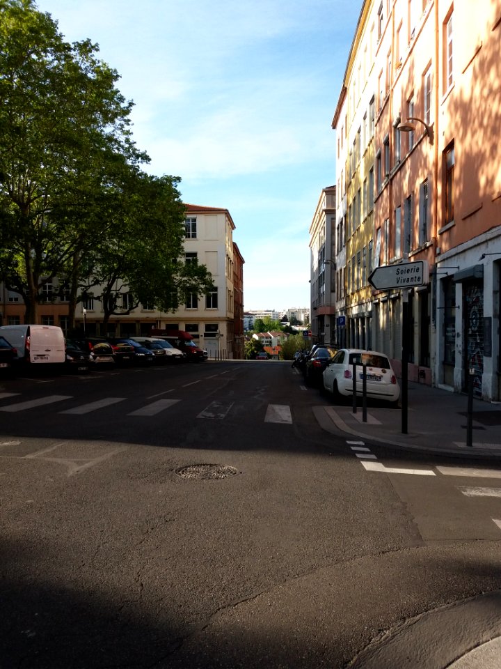 Lyon 4e - Rue de la Tour du Pin, depuis la rue Claudius Linossier
