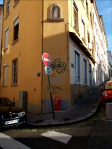 Lyon 4e - Rue Jean Jullien, vierge à l'angle de la rue Ruplinger