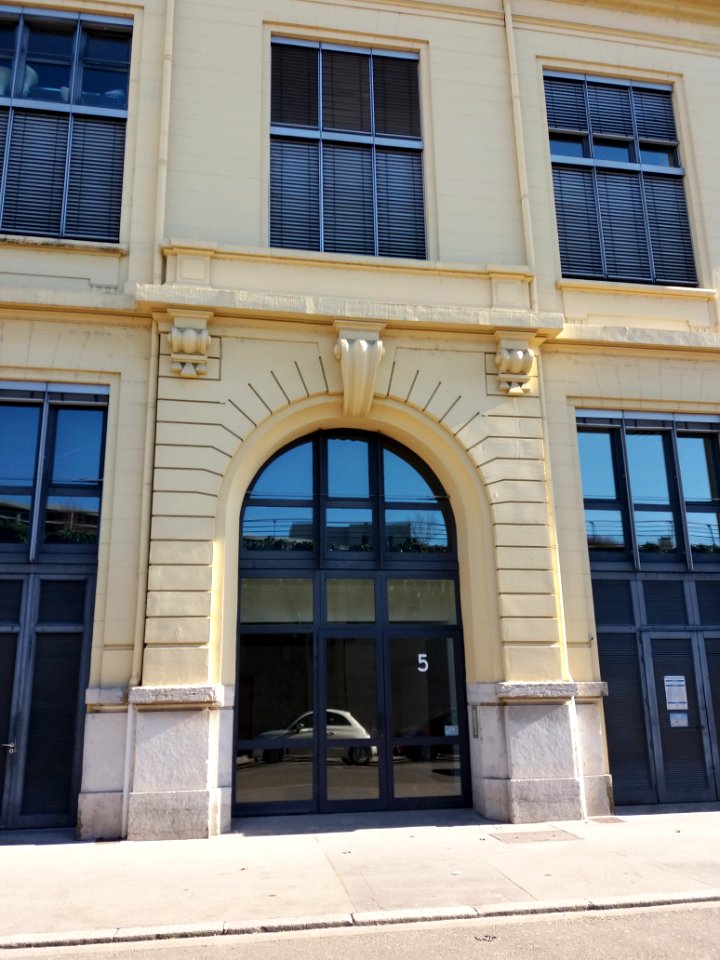 Lyon 2e - Rue Gilibert, entrée au numéro 5
