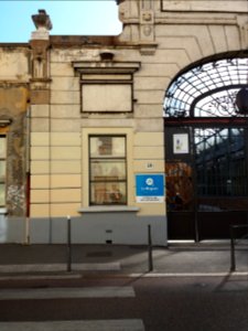 Lyon 3e - Rue Feuillat, porte de la fédération Compagnonnique (4)