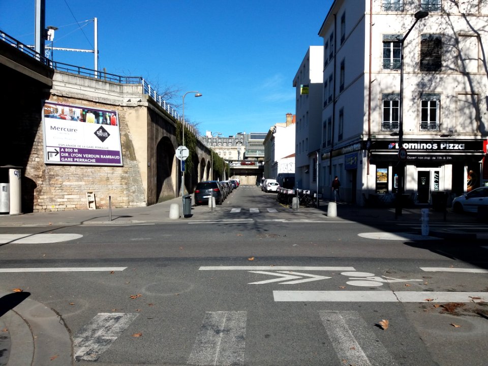 Lyon 2e - Rue Gilibert, vue depuis le cours Suchet