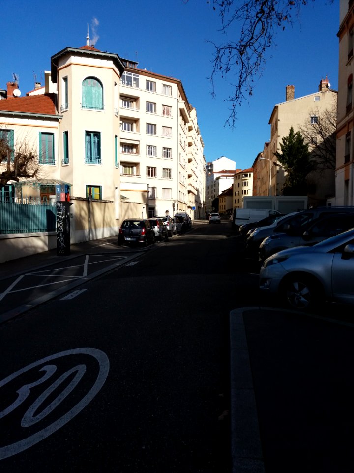 Lyon 4e - Rue Philibert Roussy, depuis le boulevard de la Croix-Rousse