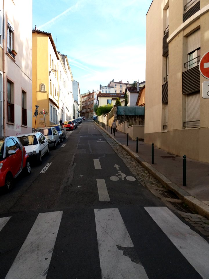 Lyon 4e - Rue Jean Jullien, depuis la rue Eugène Pons