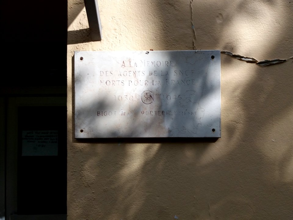 Lyon 4e - Rue Jacques-Louis Hénon - Immeuble au numéro 52 bis, plaque