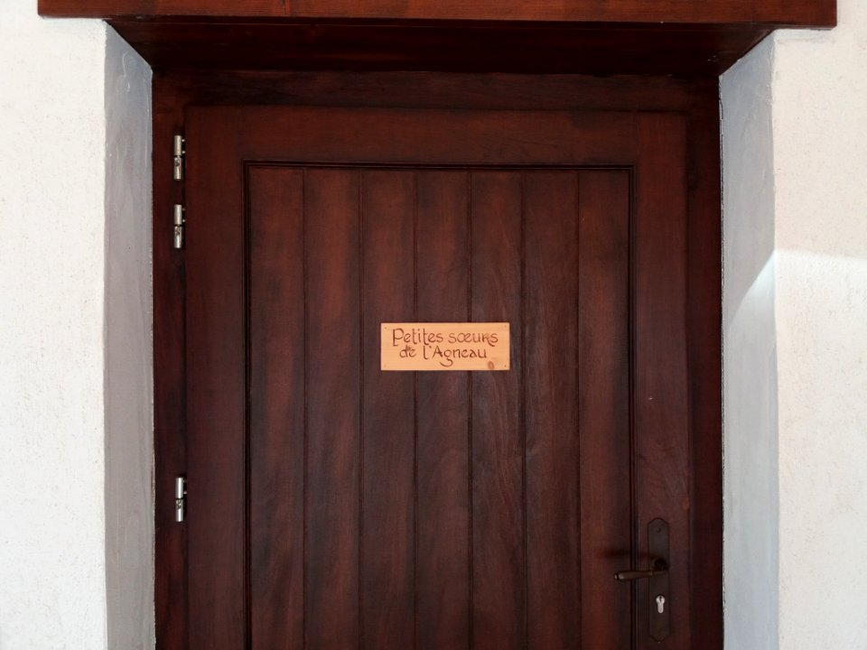 Lyon 4e - Rue Jacques-Louis Hénon - Petit monastère Lumière de l'Immaculée - Porte petites sœurs de l'Agneau