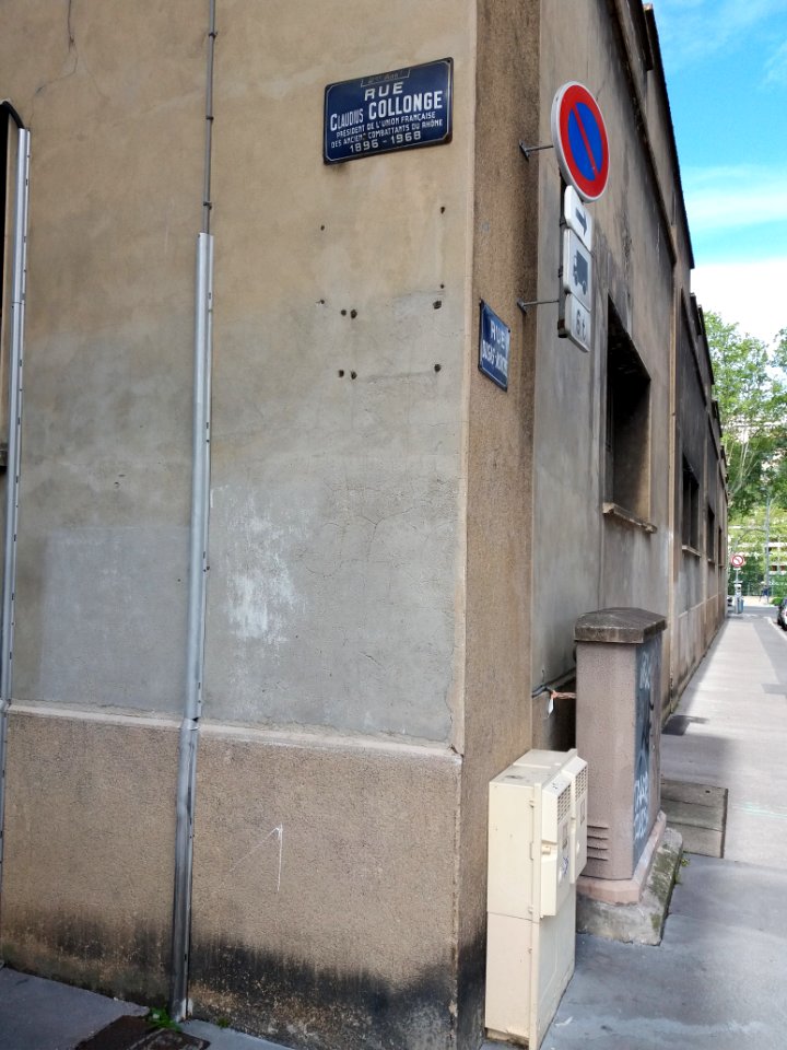 Lyon 2e - Rue Claudius Collonge, plaques remplacées à l'angle de la rue Dugas Montbel