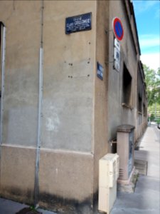 Lyon 2e - Rue Claudius Collonge, plaques remplacées à l'angle de la rue Dugas Montbel