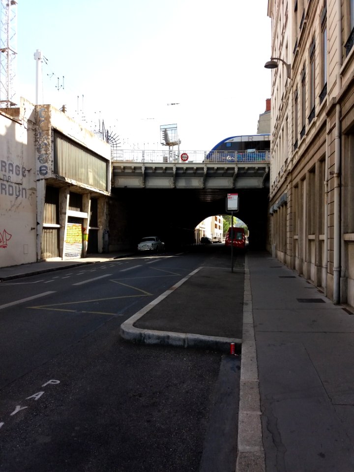 Lyon 2e - Rue Claudius Collonge, depuis le cours de Verdun-Rambaud