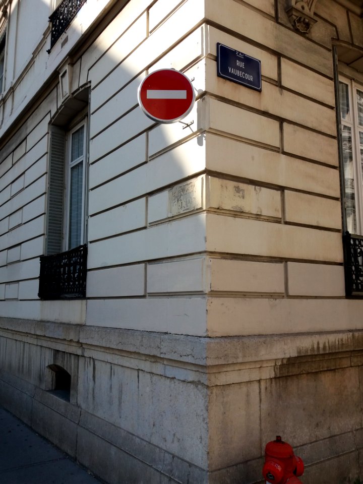 Lyon 2e - Rue de Condé, plaque manquante à l'angle avec la rue Vaubecour