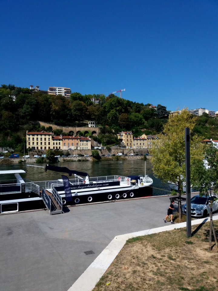 Lyon 2e - Quai Rambaud - Bateau Volupté et quai Jean-Jacques Rousseau