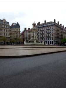Lyon 2e - Place des Jacobins après la pluie