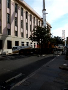 Lyon 2e - Rue Charles Biennier, vers l'est, démontage d'une grue (2)