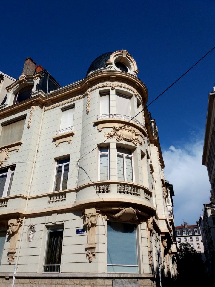 Lyon 2e - Rue Adélaïde Perrin - Immeuble avec rotonde