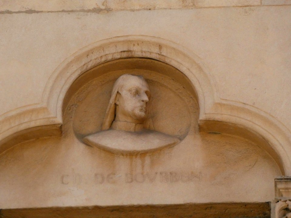 Lyon 2e - Rue de l'Abbaye d'Ainay - Hôtel de l'Abbaye - Bas-relief de Ch. de Bourbon