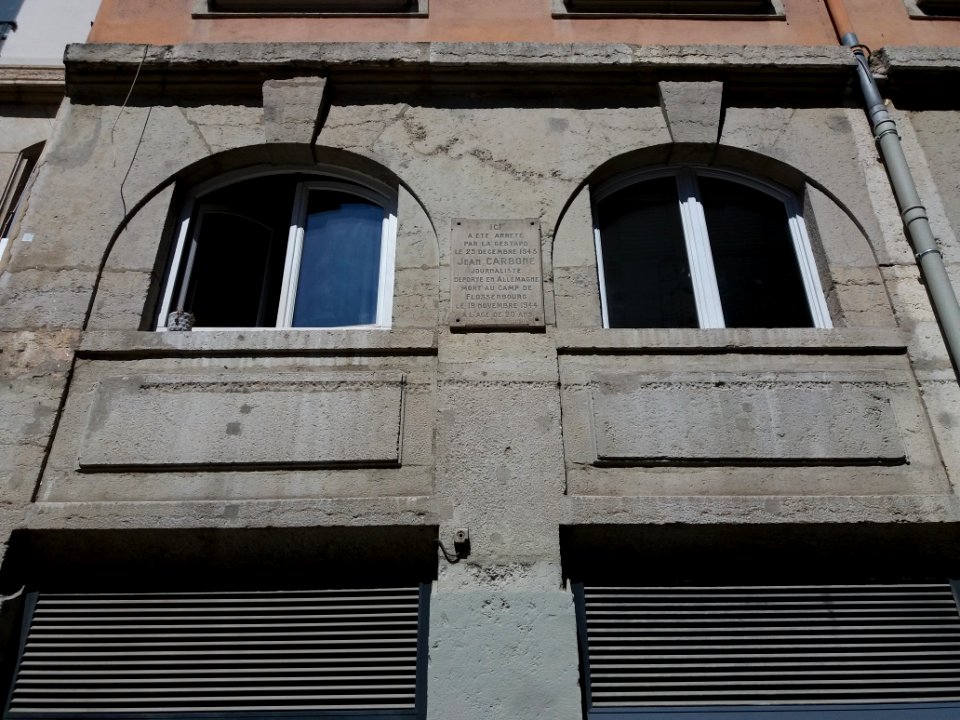 Lyon 2e - Rue Bellecordière, plaque à Jean Carbone