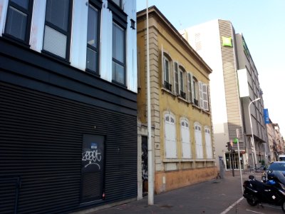Lyon 2e - Quai Perrache, immeuble à l'angle de la rue Ravat