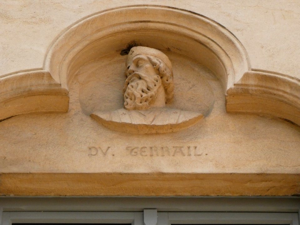 Lyon 2e - Rue de l'Abbaye d'Ainay - Hôtel de l'Abbaye - Bas-relief de Du Terrail