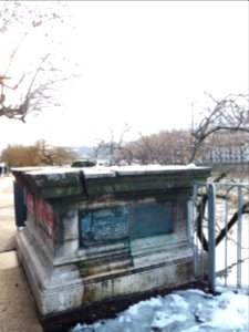 Lyon 2e - Quai Maréchal Joffre - Pile sud du pont d'Ainay