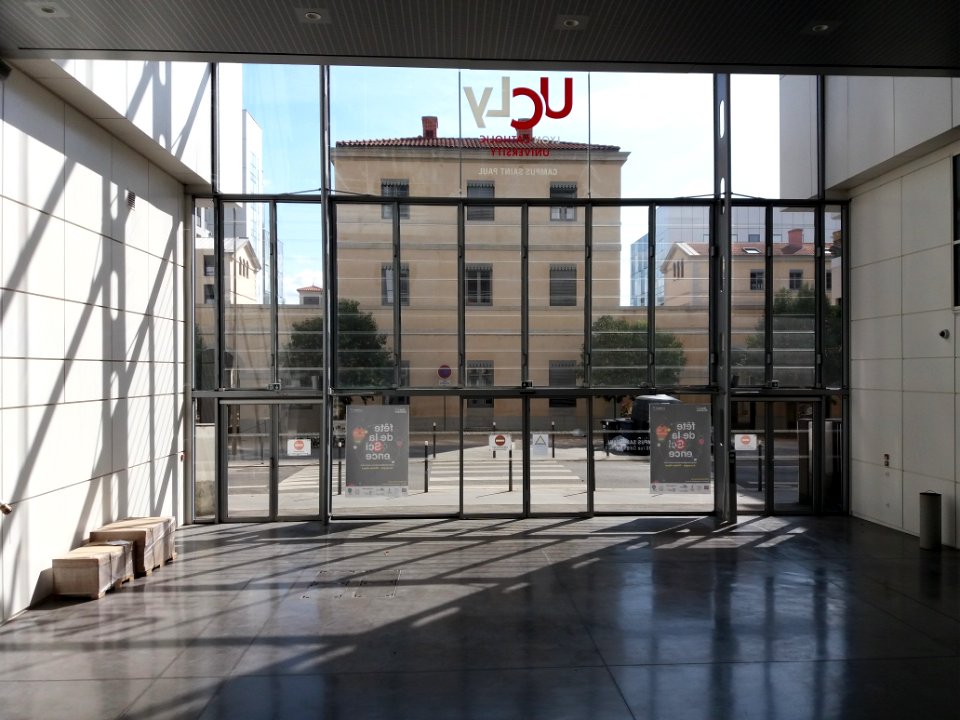 Lyon 2e - Place des Archives - Campus Saint-Paul de l'UCLy (06)